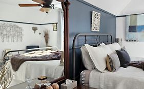 The Walnut Grove Bnb